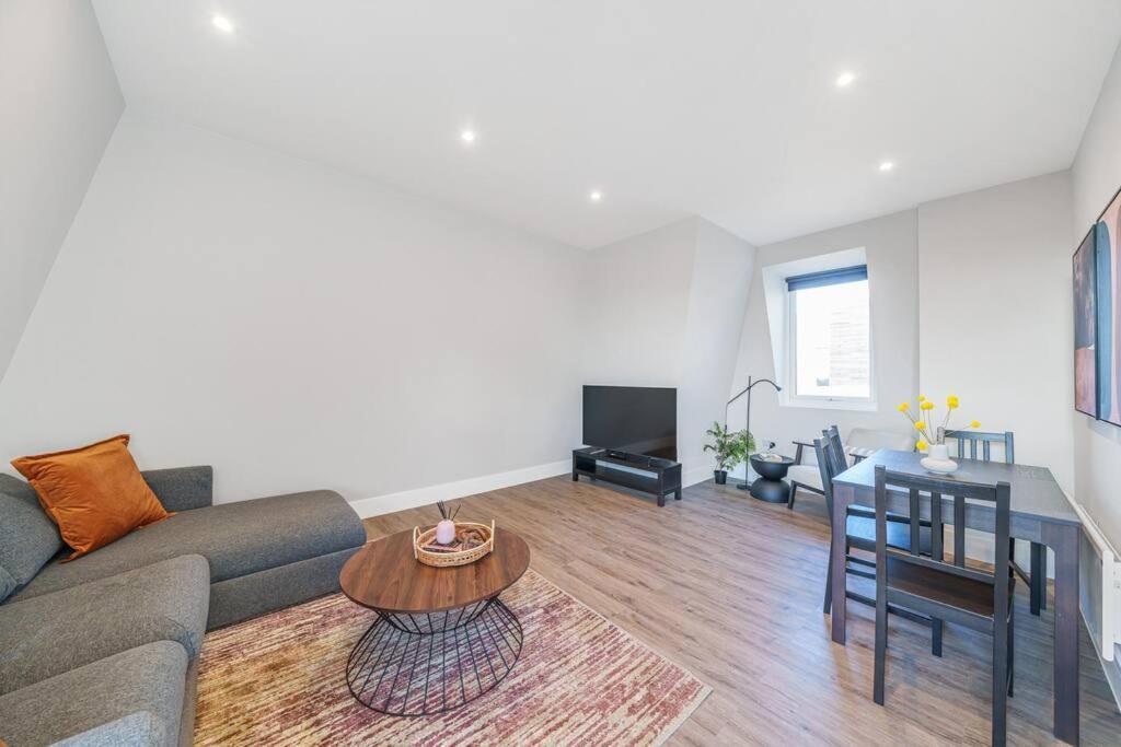 Tranquil 2-Bed Oasis In Tooting 20 Min To Central Apartment Londra Exterior foto